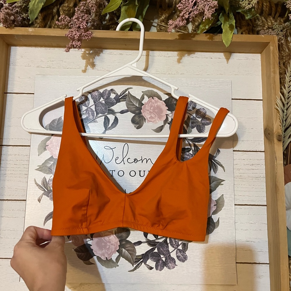 Araks swim top size small